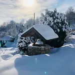 Rasovka - Bily Dum * Šimonovice