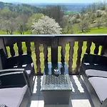 Rasovka - Bily Dum Rum i privatbostad Šimonovice