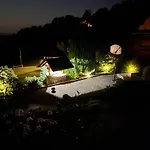 Rasovka - Bily Dum Rum i privatbostad Šimonovice